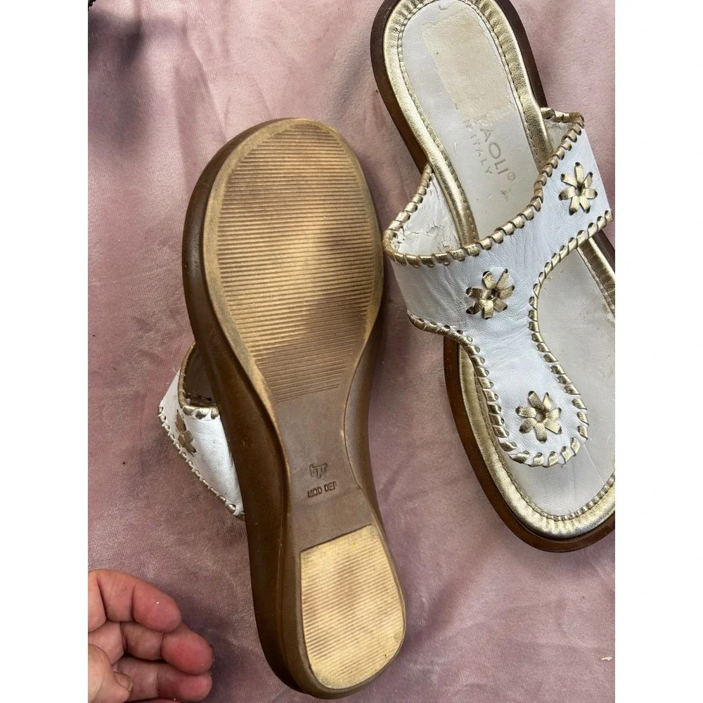 M. Paoli Thong Sandals Women's Size 7 White & Gold Floral Applique